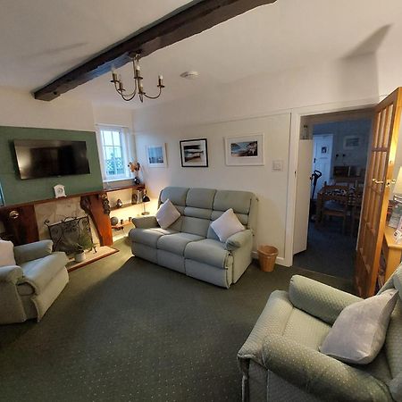 Private Apartment, Parking, Sea And Country Views Lyme Regis Exterior photo