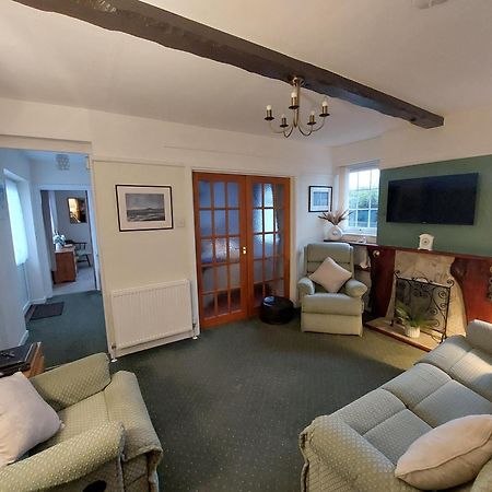 Private Apartment, Parking, Sea And Country Views Lyme Regis Exterior photo