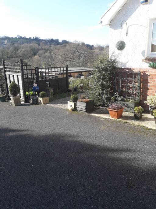 Private Apartment, Parking, Sea And Country Views Lyme Regis Exterior photo