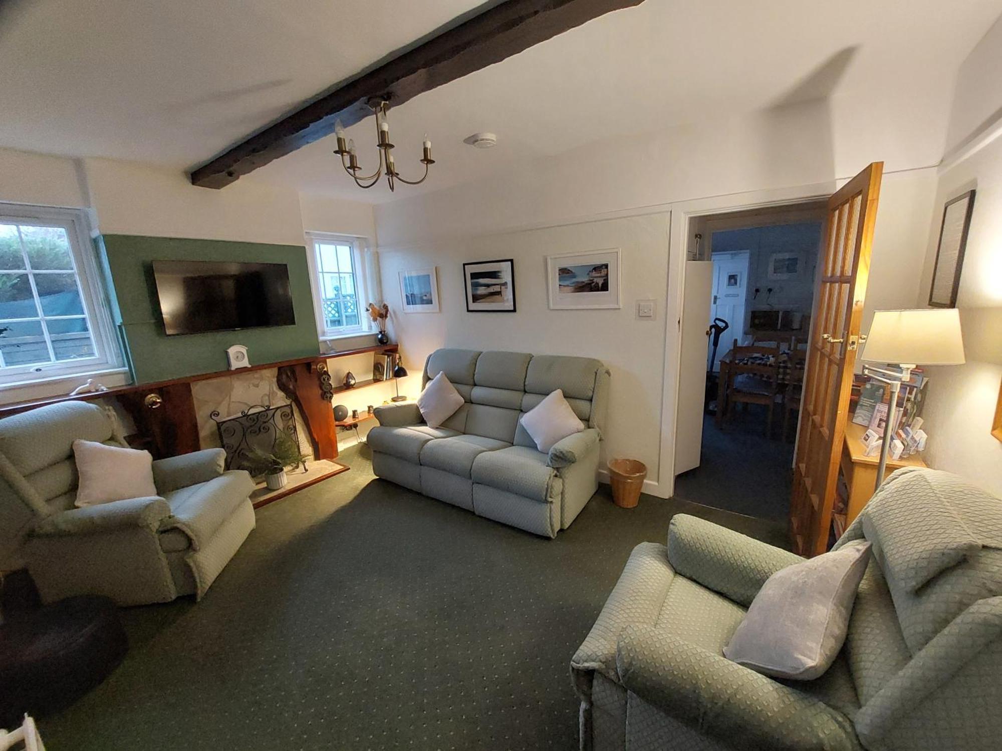 Private Apartment, Parking, Sea And Country Views Lyme Regis Exterior photo